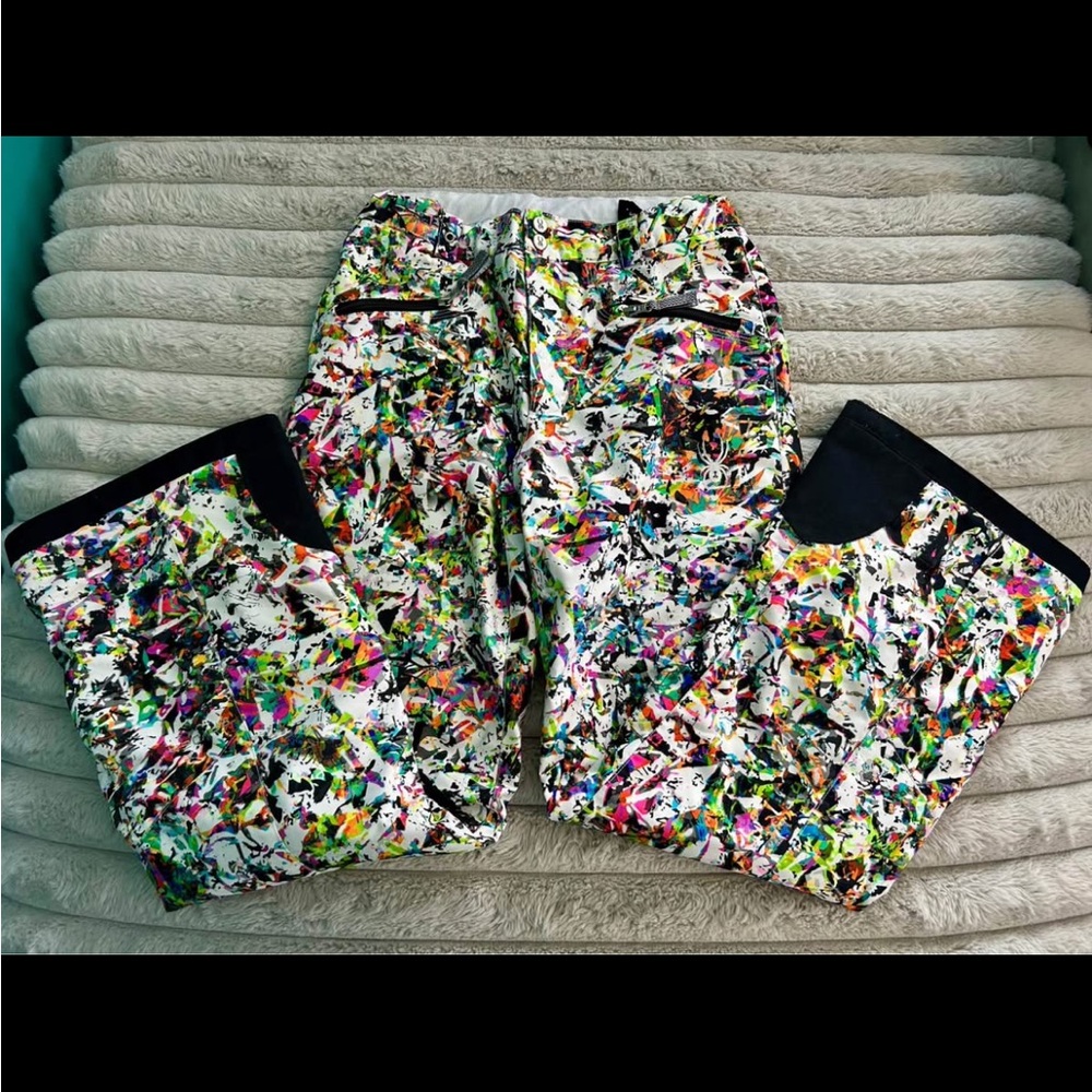 Snow/Ski Pants
Spyder girls size 16 (fits womens 0/2).